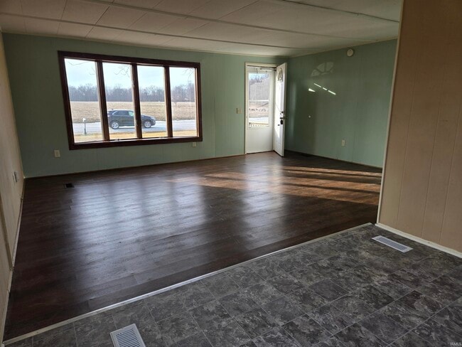 Building Photo - 707 IN-13