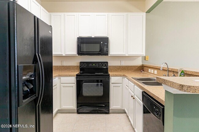 Foto del edificio - 5905 Rocky Mt Dr