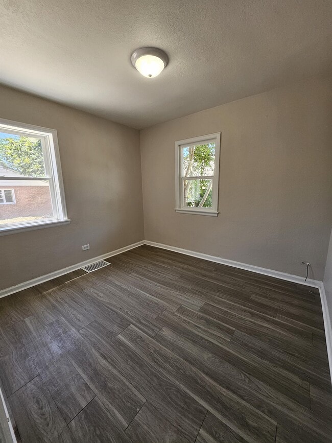Building Photo - 625 S Dale Ct