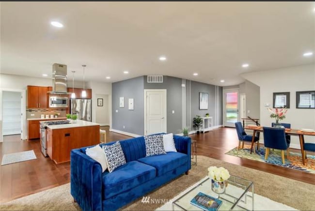 Building Photo - 5106 NE 11th St