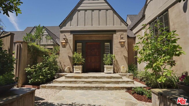 Building Photo - 143 S Muirfield Rd