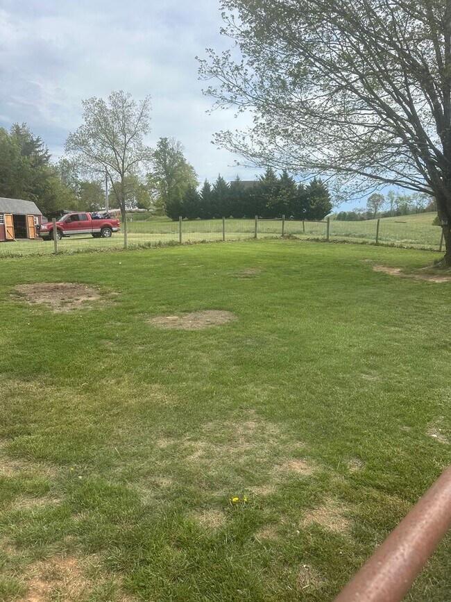 Foto del edificio - 3 BR 1.5 Bath brick rancher on 2 acres in Fairfield