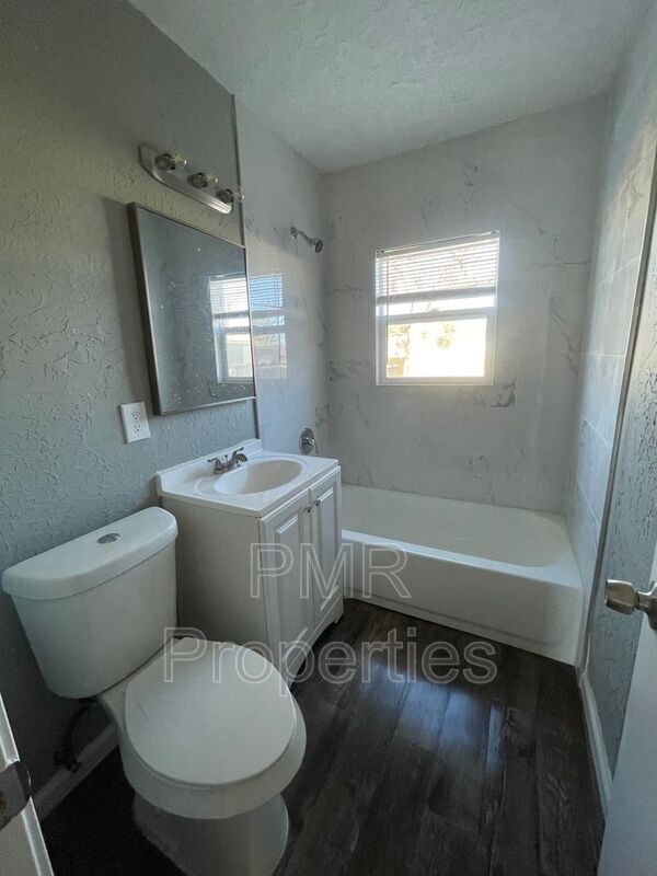 Foto del edificio - 2519 NW 17th St