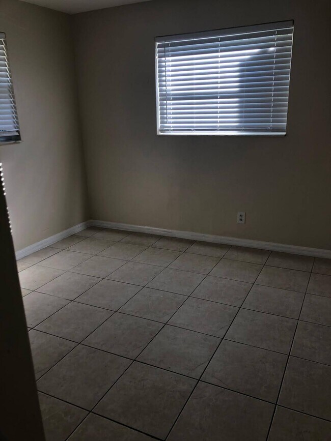 Foto del edificio - 404 NE 4th St