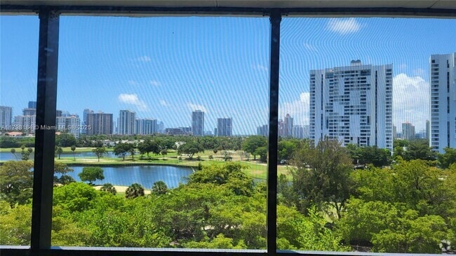 Building Photo - 3475 N Country Club Dr