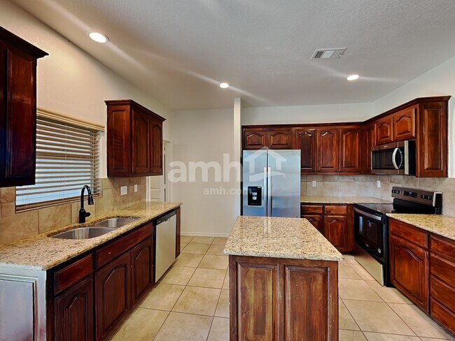 Foto del edificio - 14113 Silkwood Dr