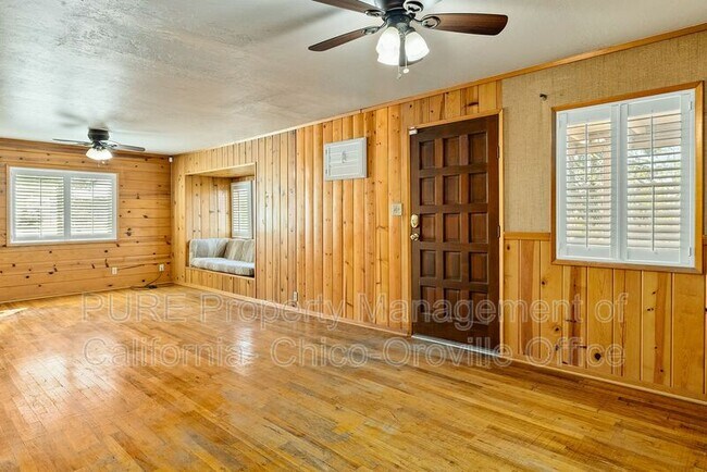 Foto del edificio - 2321 Oak Knoll Way