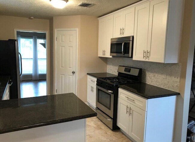 Foto del edificio - 21219 Park Tree Ln