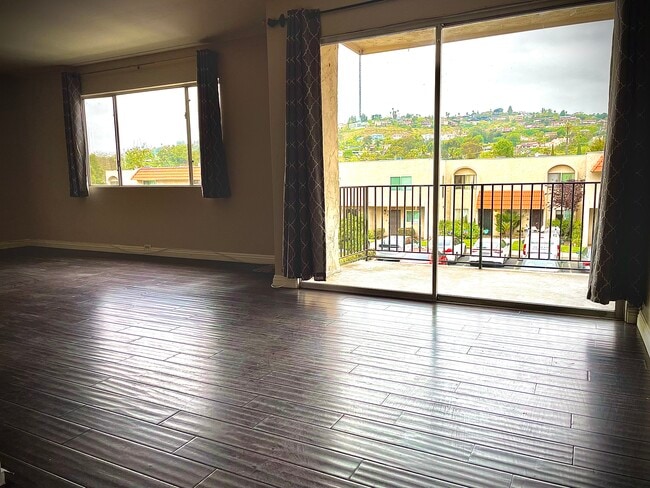 Dining area and patio - 6811 Alvarado Rd