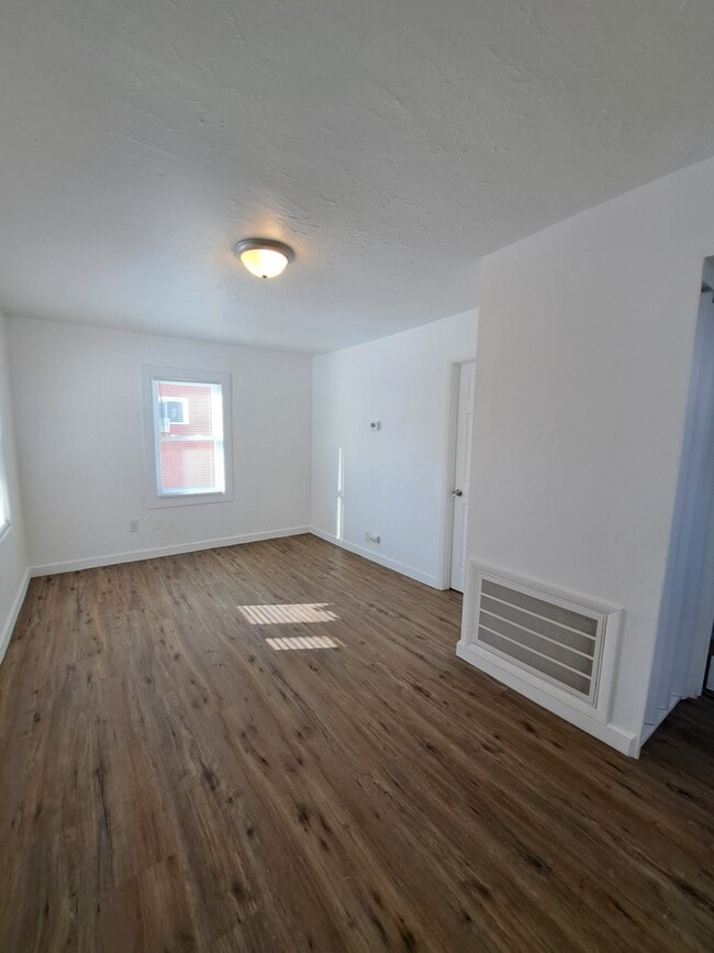 Foto del edificio - 2251 Martin Ave