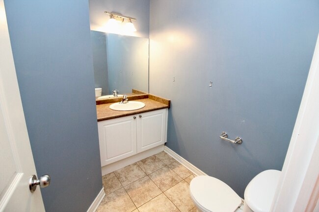 Photo du bâtiment - 5727-5727 Kalar Rd