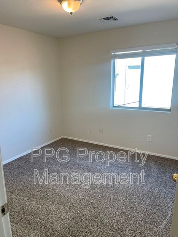 Building Photo - 8409 W Payson Rd