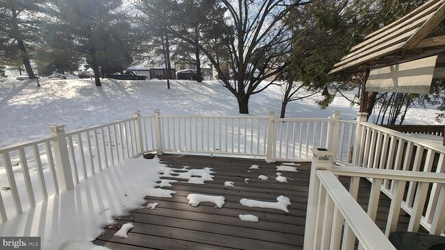 Building Photo - 3 Jack Pine Pl