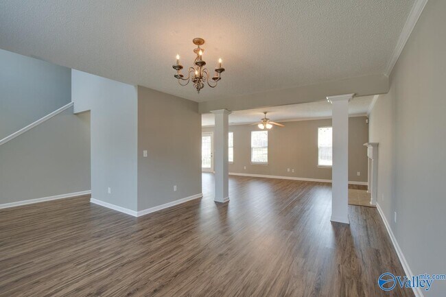 Foto del edificio - 105 Vandenberg Ln