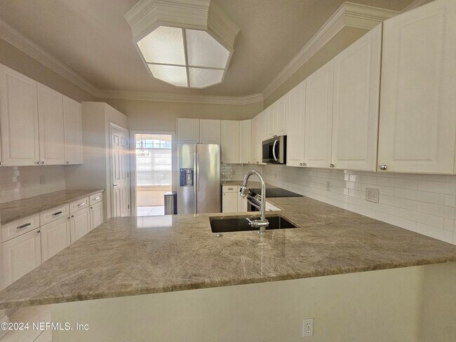 Building Photo - 9028 Deercress Ct