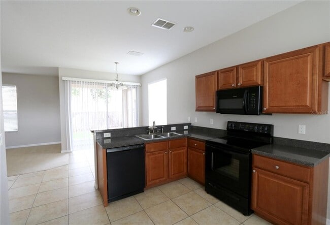 Building Photo - 622 Breezeway Ct