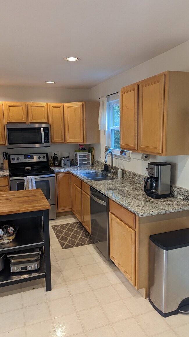 2562 Creve Coeur Dr, Saint Louis, MO 63144 House Rental in Saint