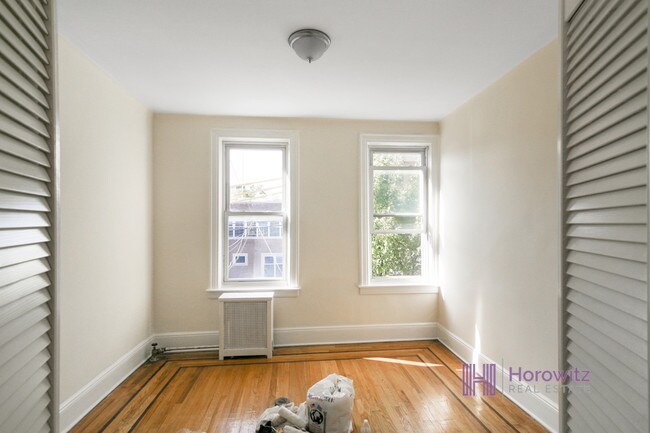 Building Photo - 21-41-41 32nd St