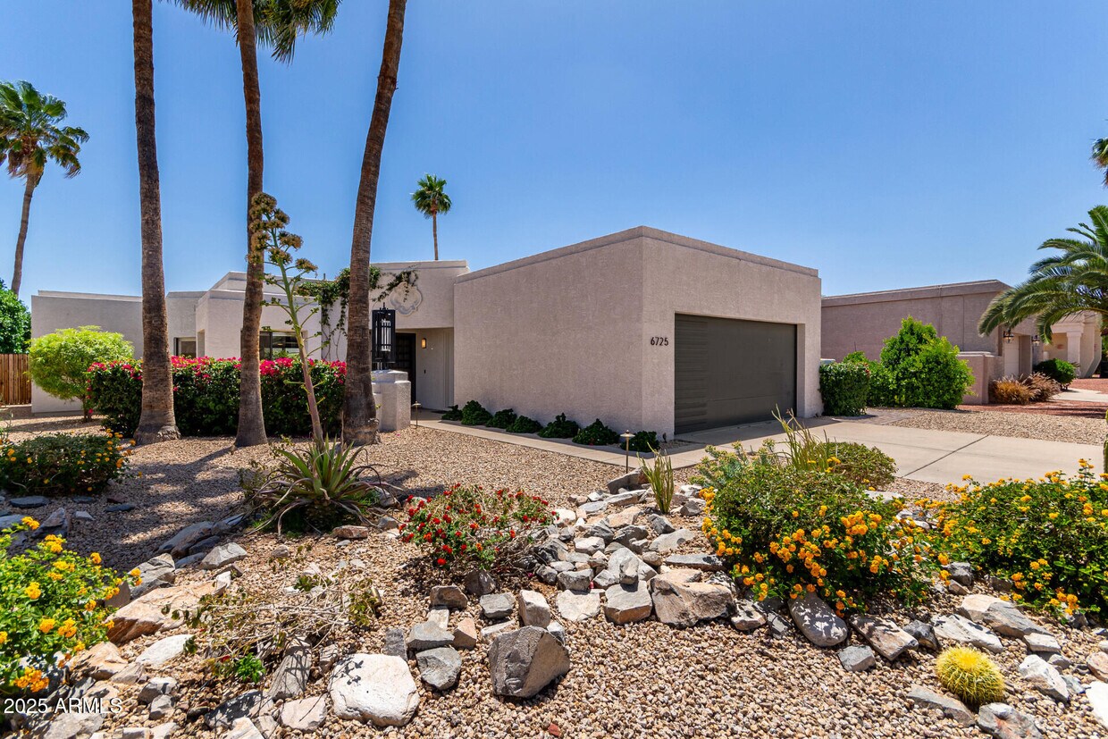 Foto principal - 6725 E Kelton Ln