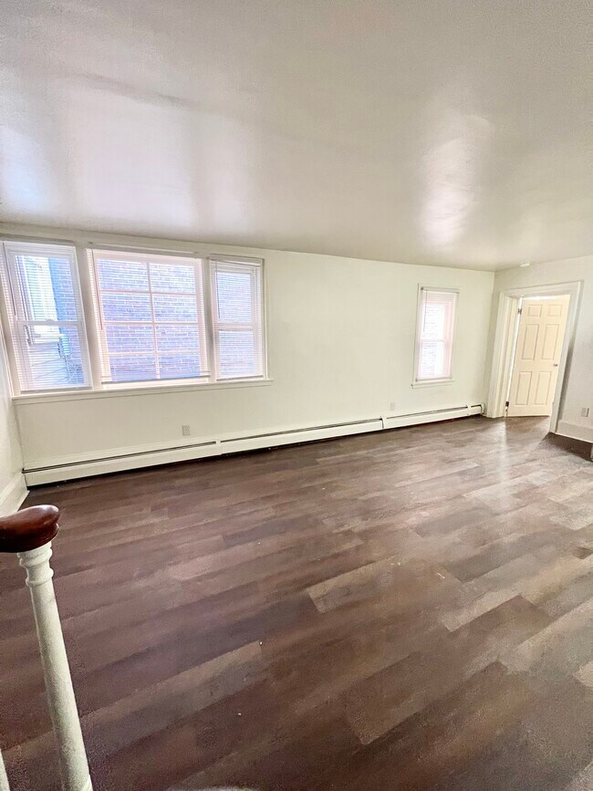 Dining & Living Room - 327 Mill St