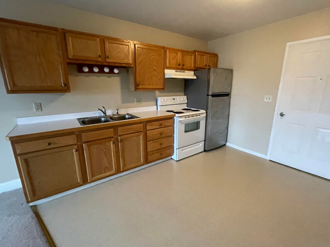 244 Oakwood Ave Unit 2B, Elmira, NY 14903 Apartments in Elmira, NY