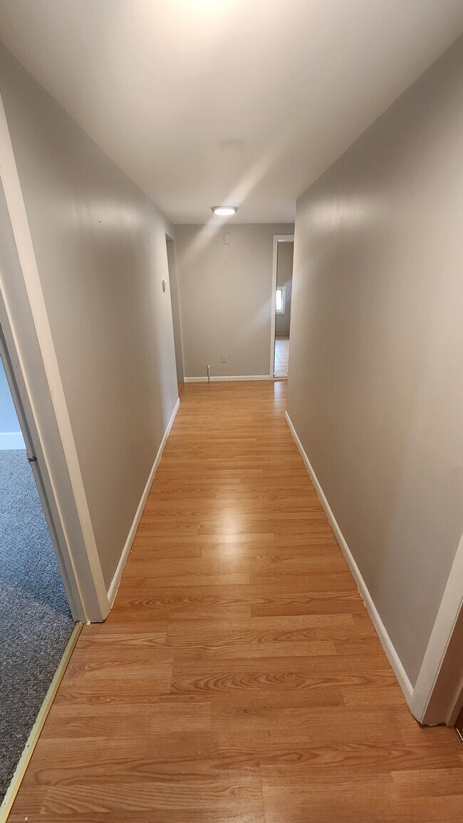 Foto del edificio - 16 Lambert Ave