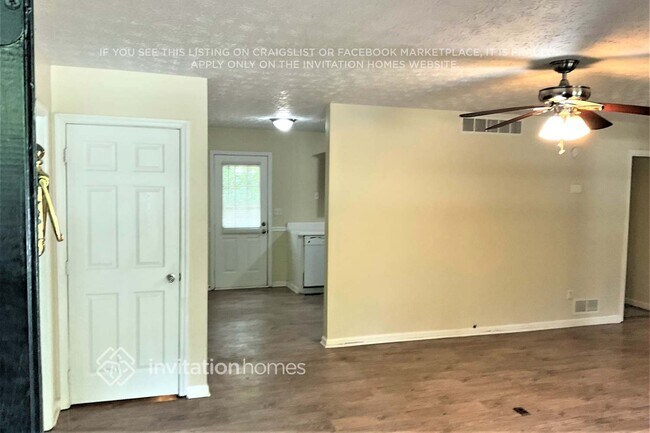 Building Photo - 15 Tracey Ln