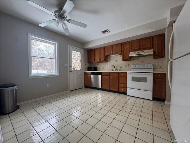 Foto del edificio - 2217 NY-300