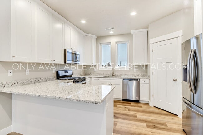 Foto del edificio - 1098 S High Ridge Rd