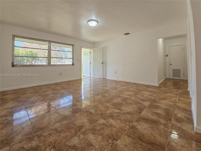 Building Photo - 201 SW 30th Ct