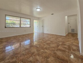 Building Photo - 201 SW 30th Ct