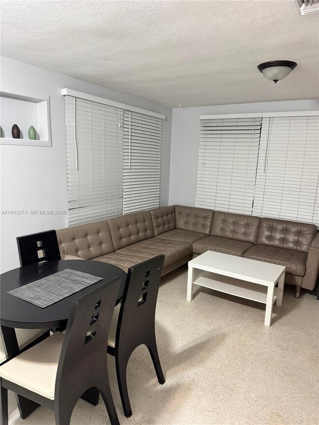 Building Photo - 1610 Hayes St