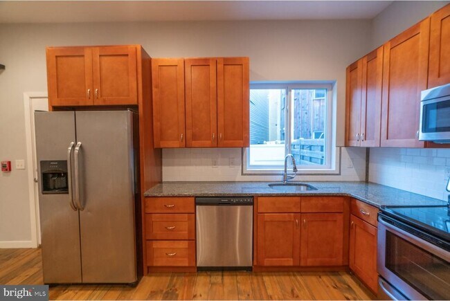 Foto del edificio - 2568 Frankford Ave