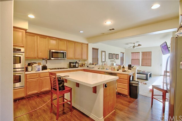Building Photo - 27536 Murrieta Oaks Ave