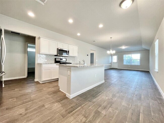 Building Photo - 14105 Macquarie Dr