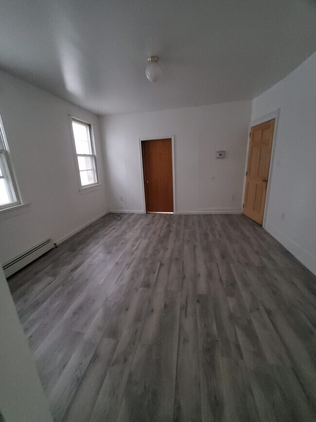 first floor living room - 35 N Sherman St