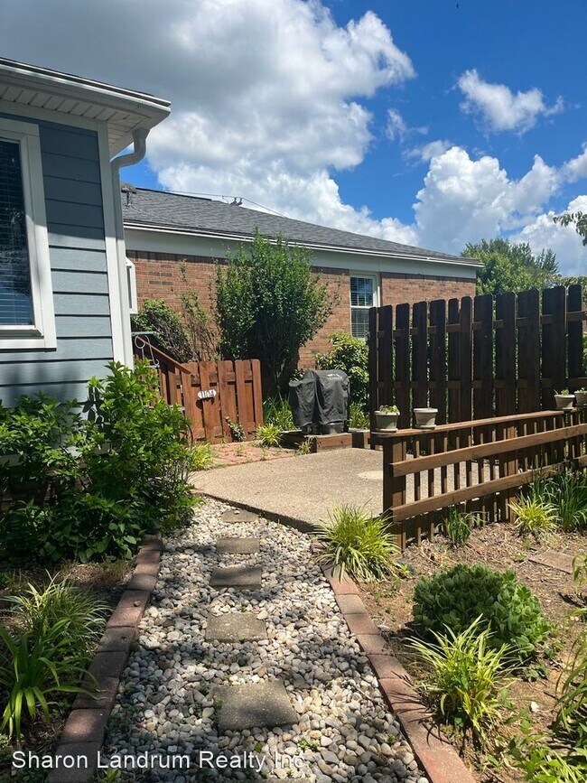 Building Photo - 3 br, 2.5 bath House - 1104 Meadowridge Trail