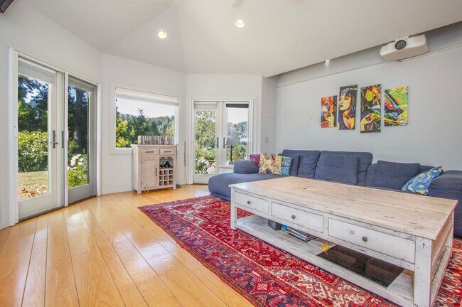 Building Photo - Kentfield Gated Estate