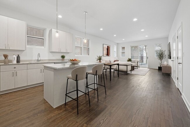 Building Photo - 1952 W Ohio St