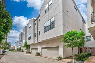 Building Photo - 608 Middle St