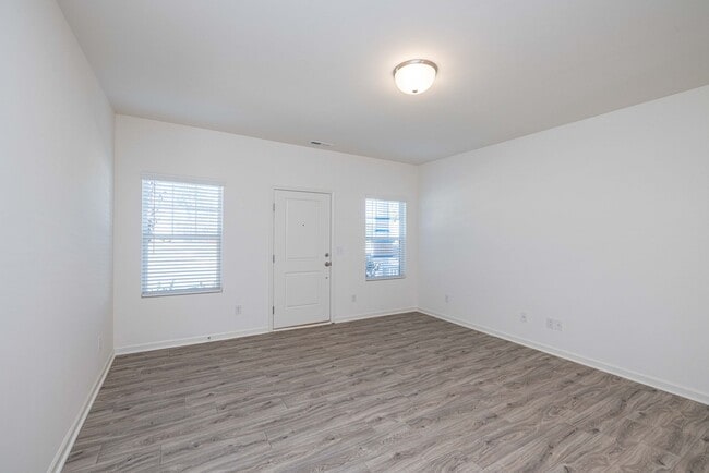 Building Photo - 985 Anchor Wy