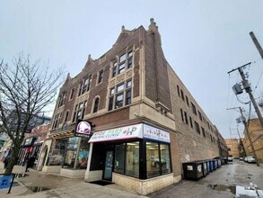 Building Photo - 1367 E 53rd St
