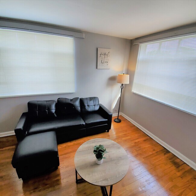 Foto del edificio - 837 Riverview Ter