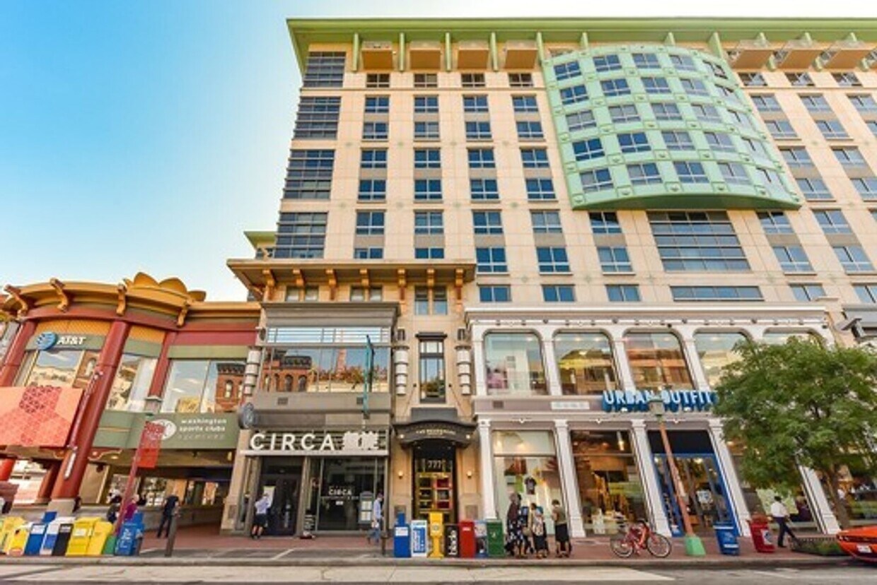 Foto principal - Chinatown 2 Bedroom 2 Bathroom In Amazing Centralized Building-Amenities Galore! Pets Welcomed!