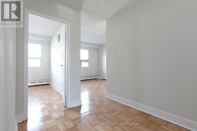 Photo du bâtiment - 990 Avenue Rd