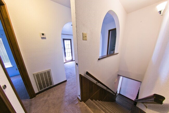 Building Photo - 8435 Sterlingshire St