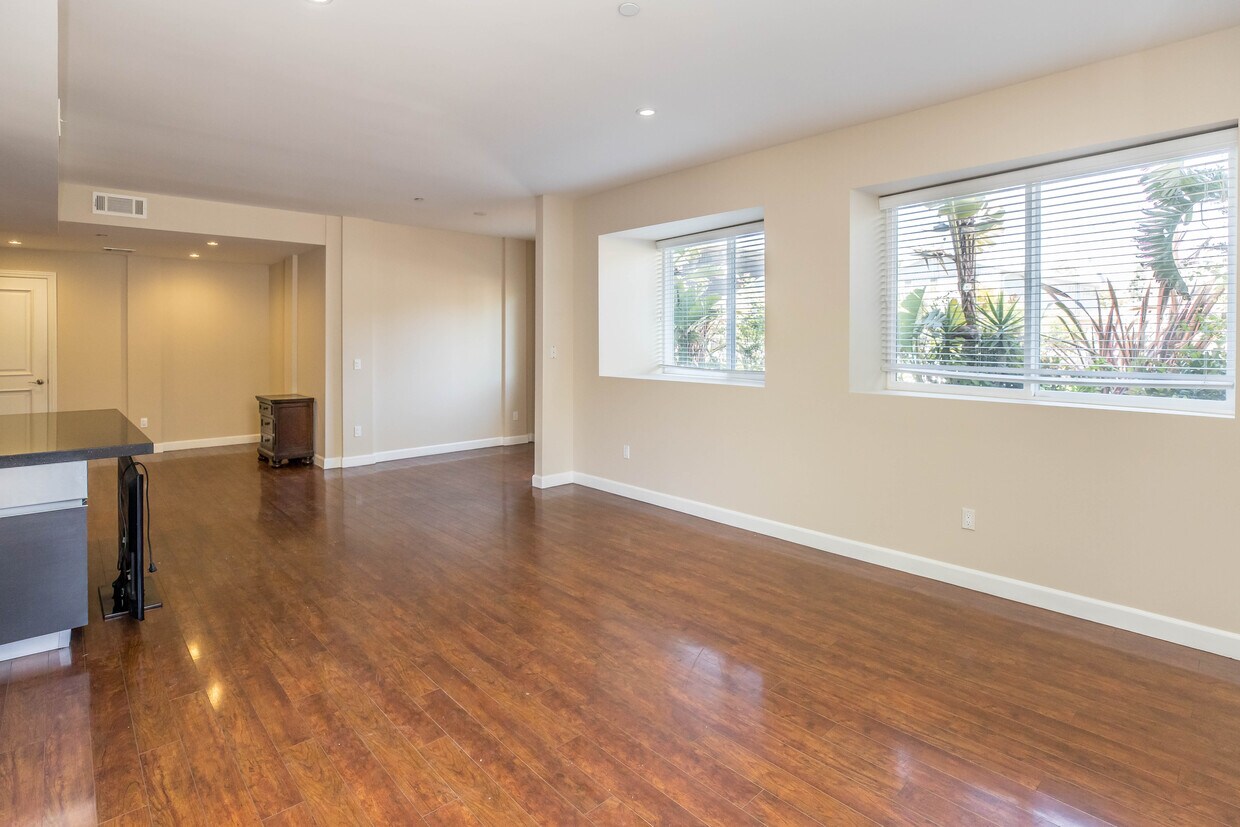 10930 National Blvd Unit 102, Los Angeles, CA 90064 Condo for Rent in