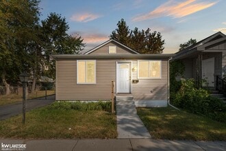 Building Photo - 8281 Meadow Ave