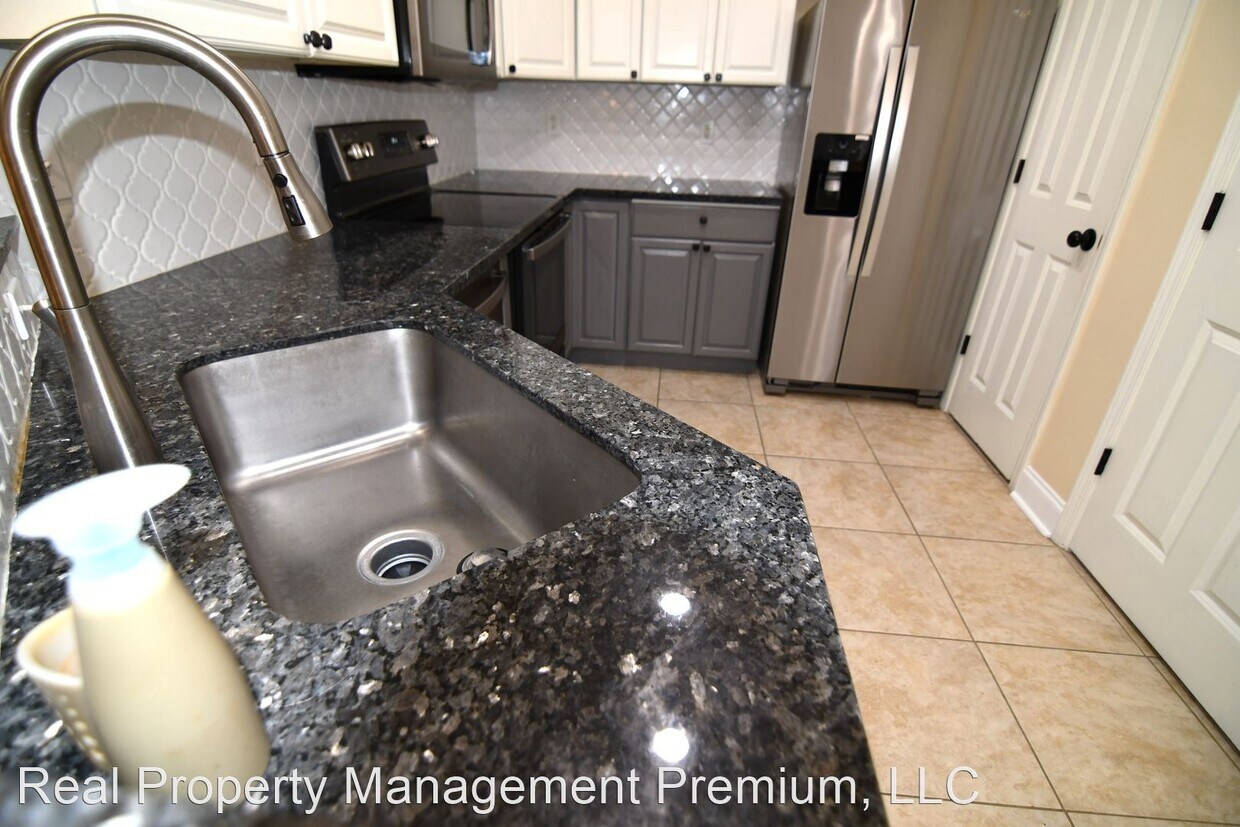 Primary Photo - 2 br, 2 bath House - 8429 Florida Blvd Uni...