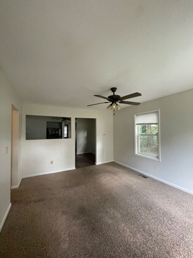 Foto del edificio - Beautiful 3 Bed / 2 Bath Home in Liberty!